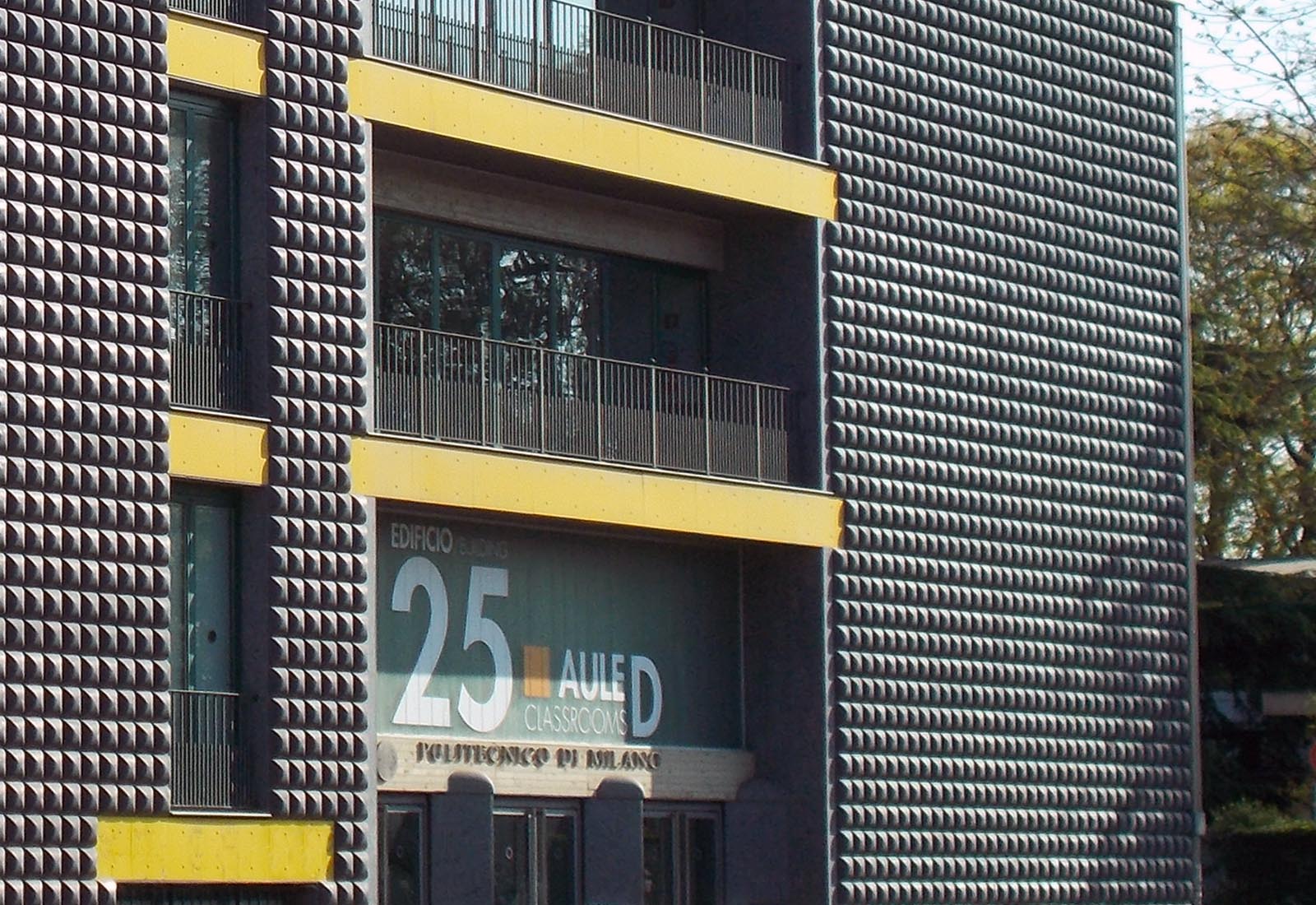 Edificio 25 Politecnico di Milano - Dettaglio del fronte sud
