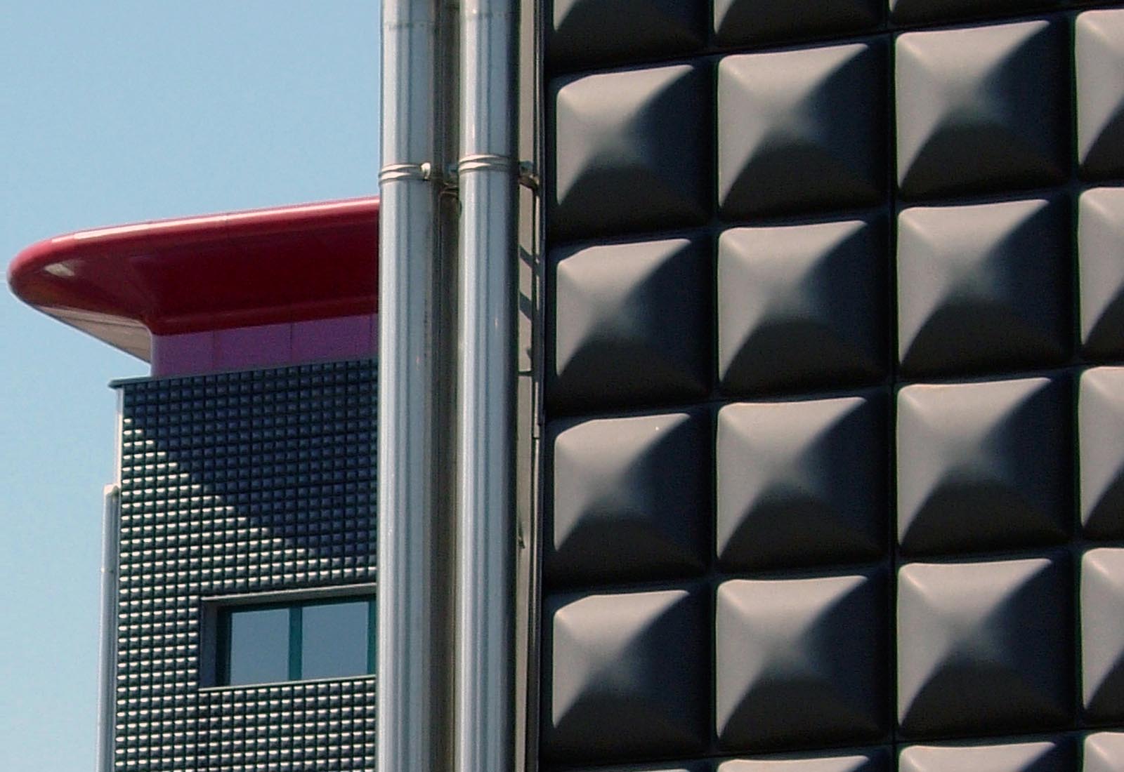 Building 25 Politecnico di Milano - Detail of the edge of the building