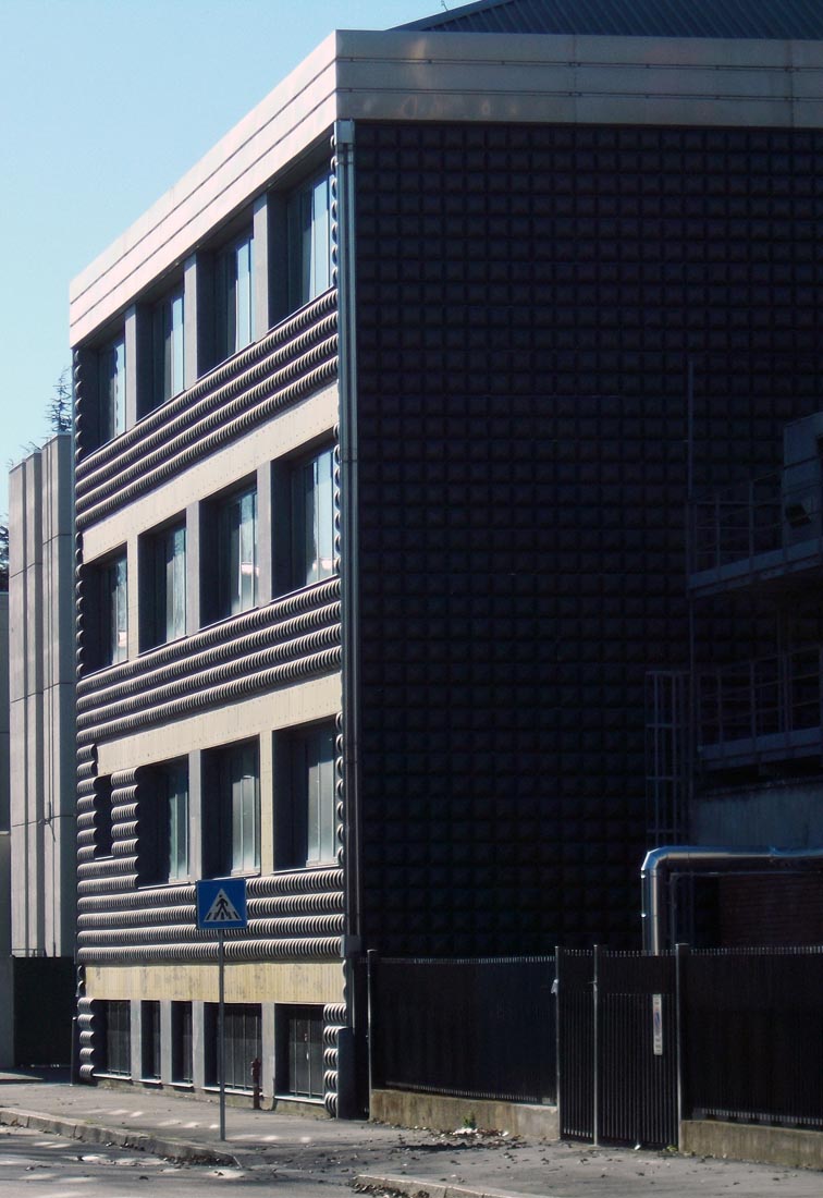 Edificio 25 Politecnico di Milano - Il fronte est