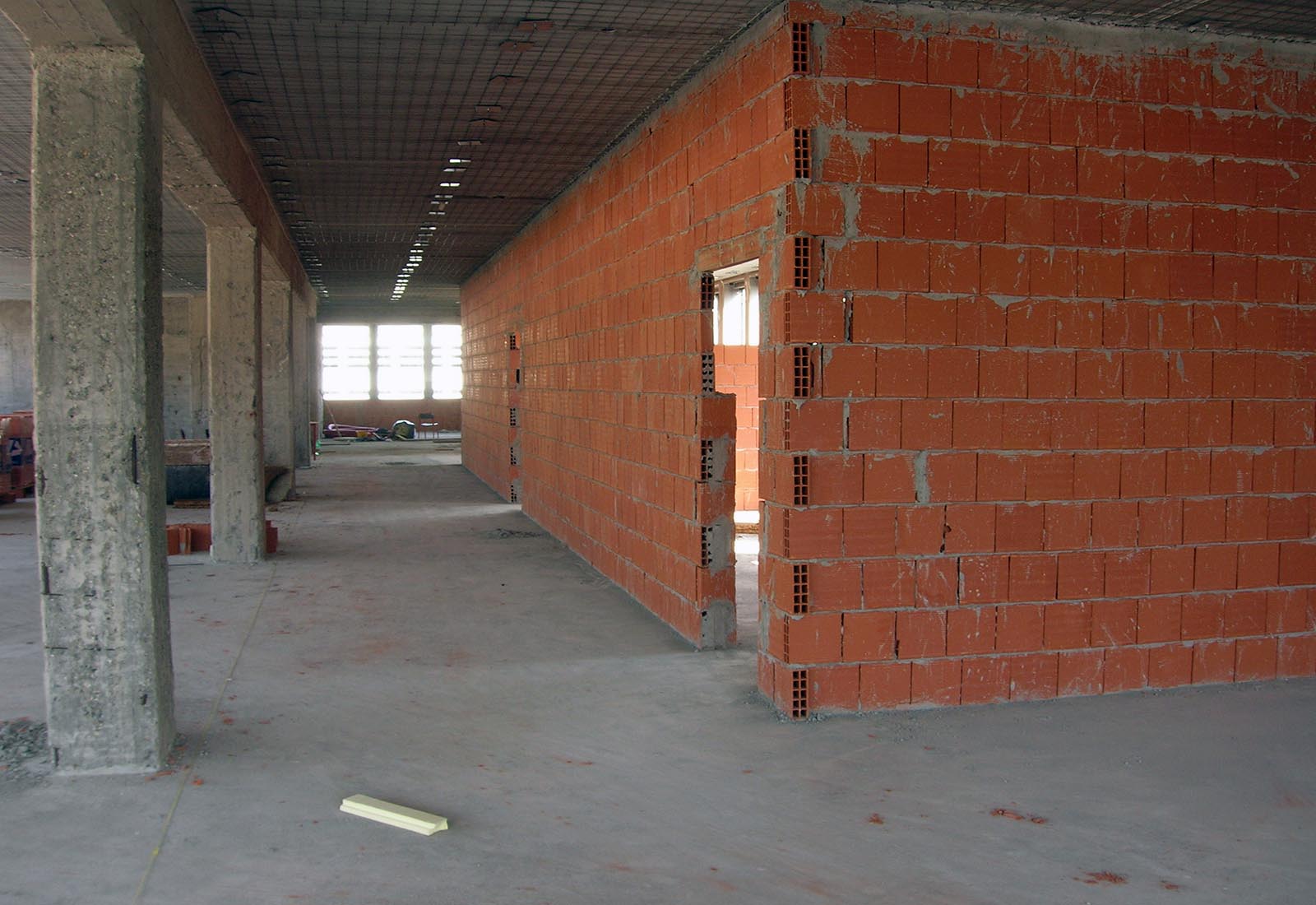 Manzoni school center in Milan - The partitions