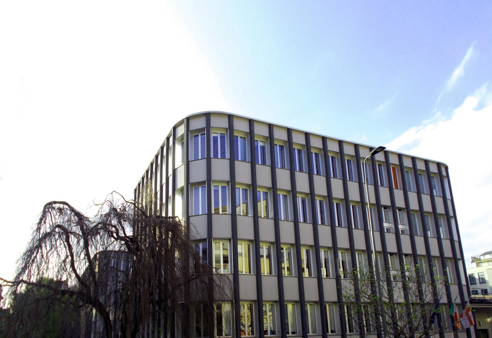 Manzoni school center in Milan - View from via Beroldo