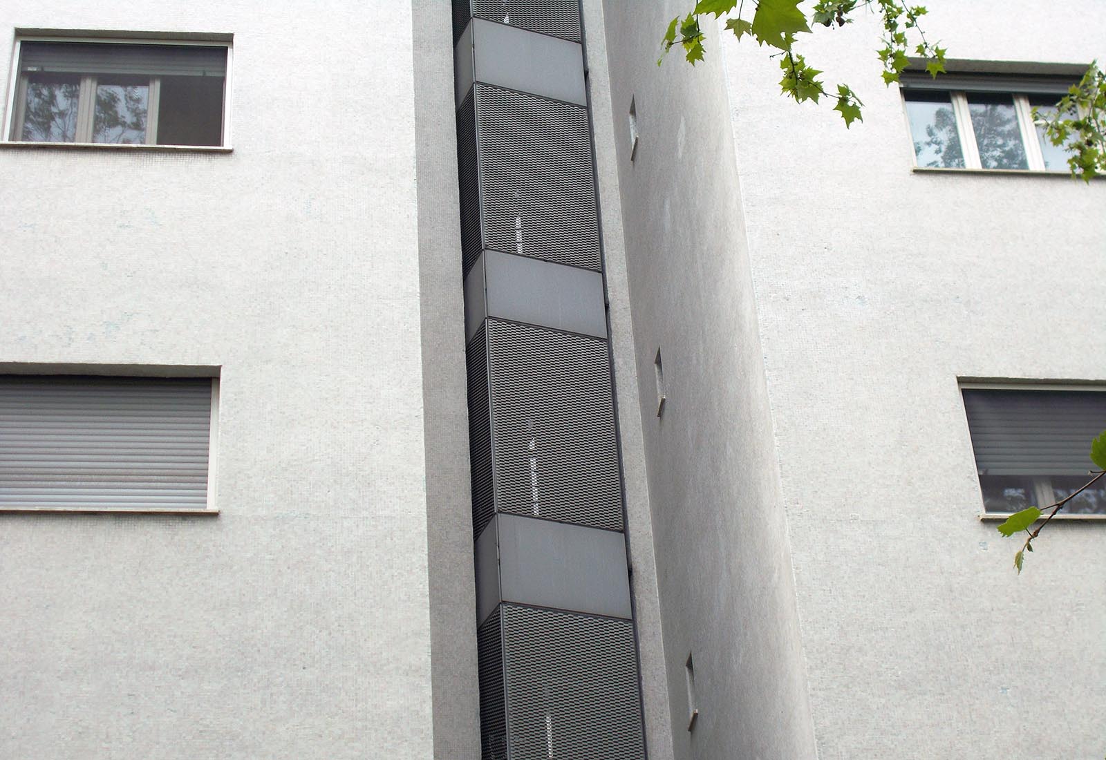 Residenza universitaria di via Corridoni - Dettaglio del nuovo collegamento tra le torri