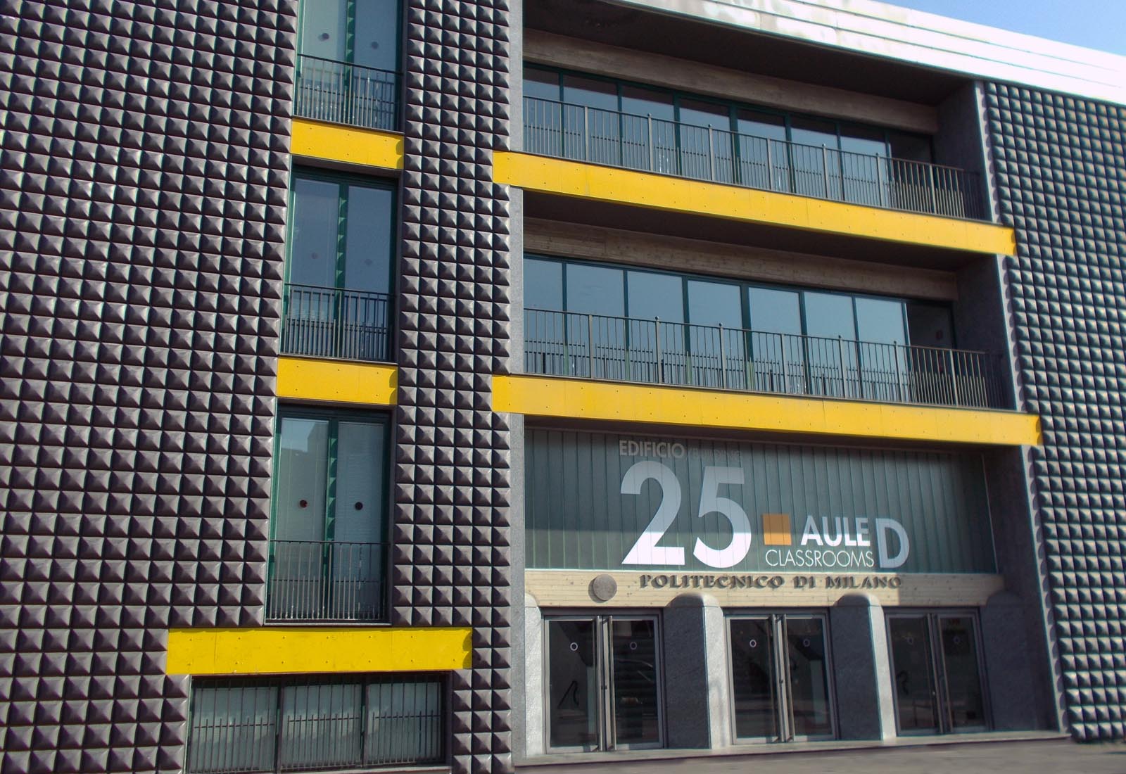Edificio 25 Politecnico di Milano - Il fronte sud