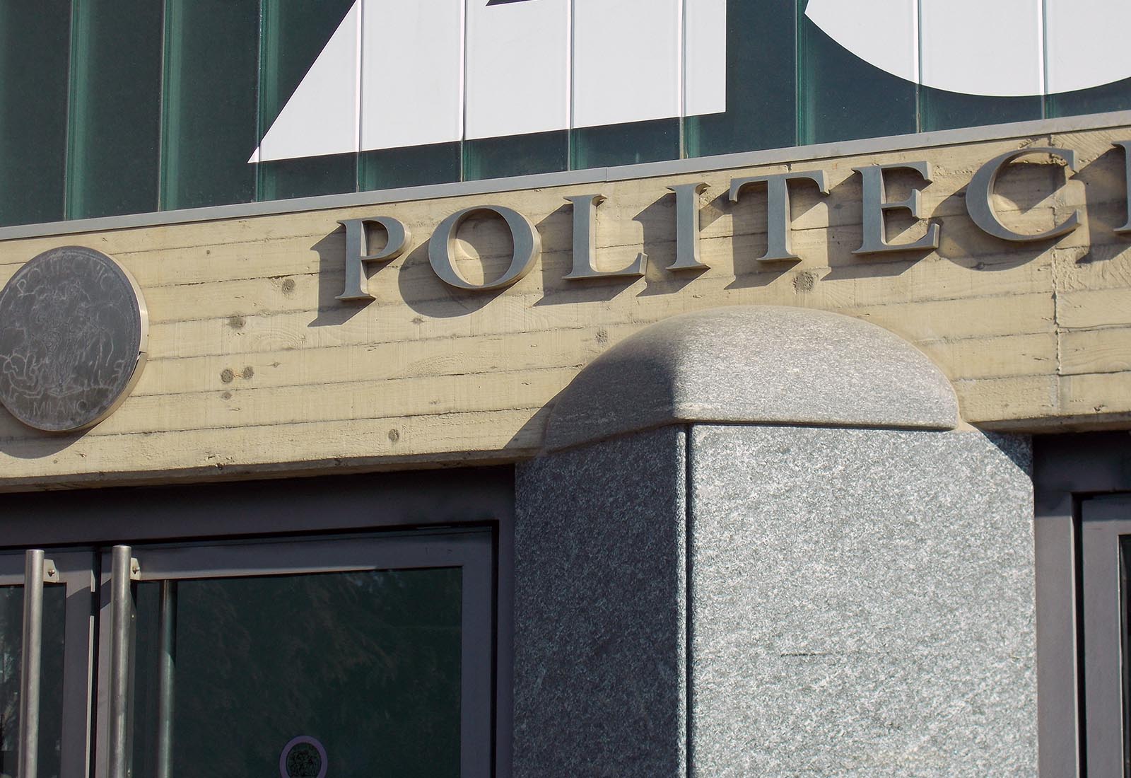 Building 25 Politecnico di Milano - Entrance detail