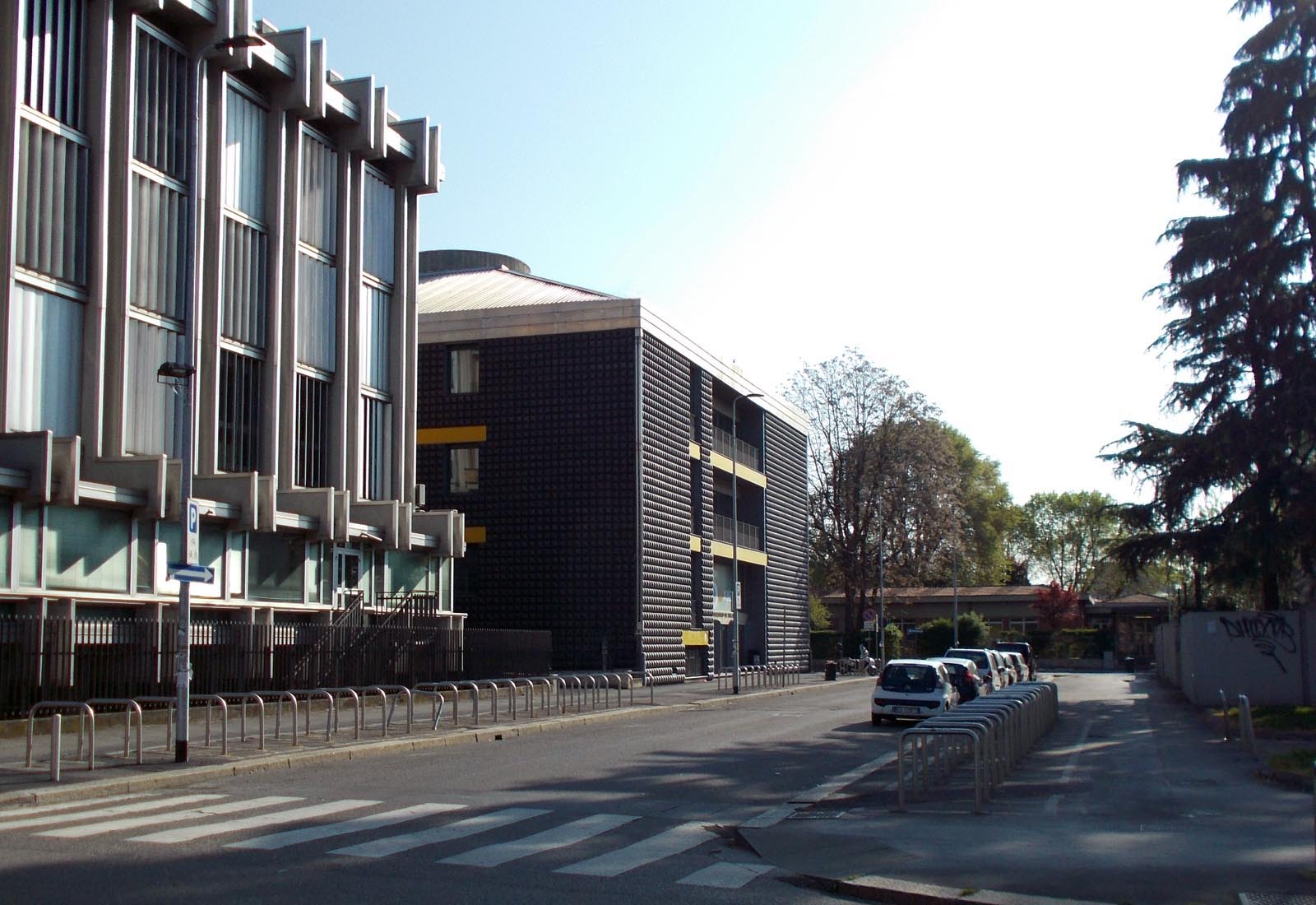 Edificio 25 Politecnico di Milano - Vista da via Golgi