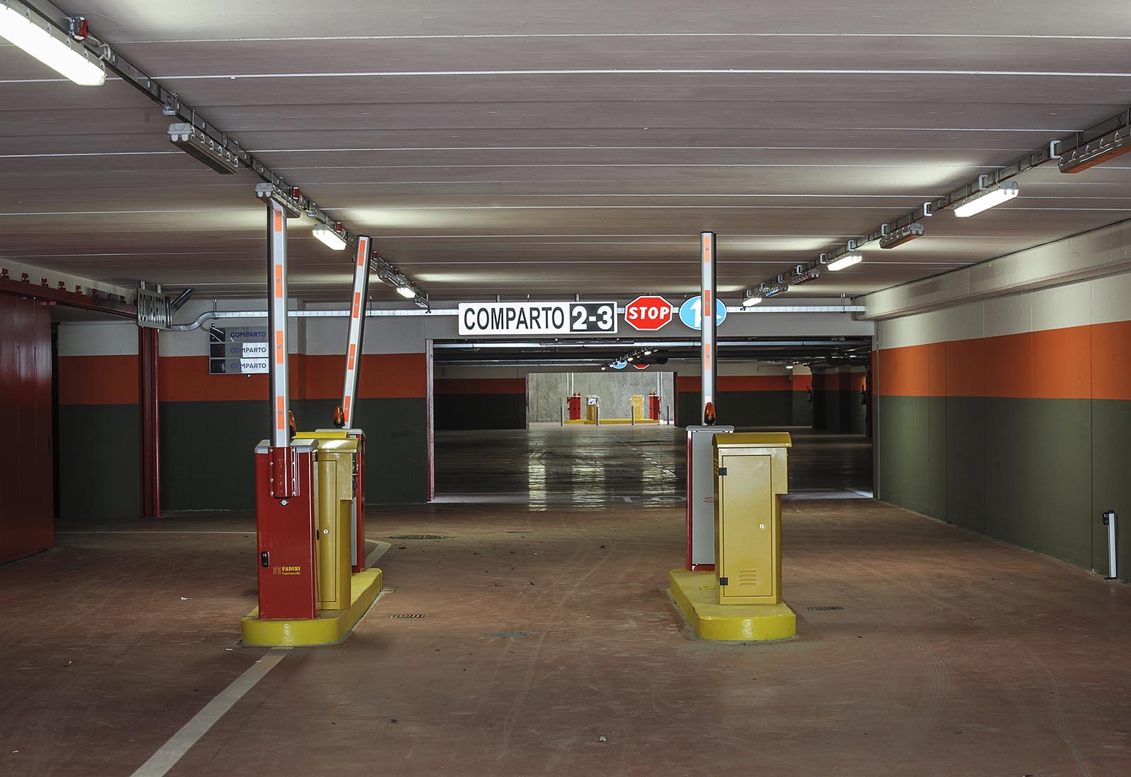 Underground garage in Adriano street Milan - Barriers on via Mastroianni side