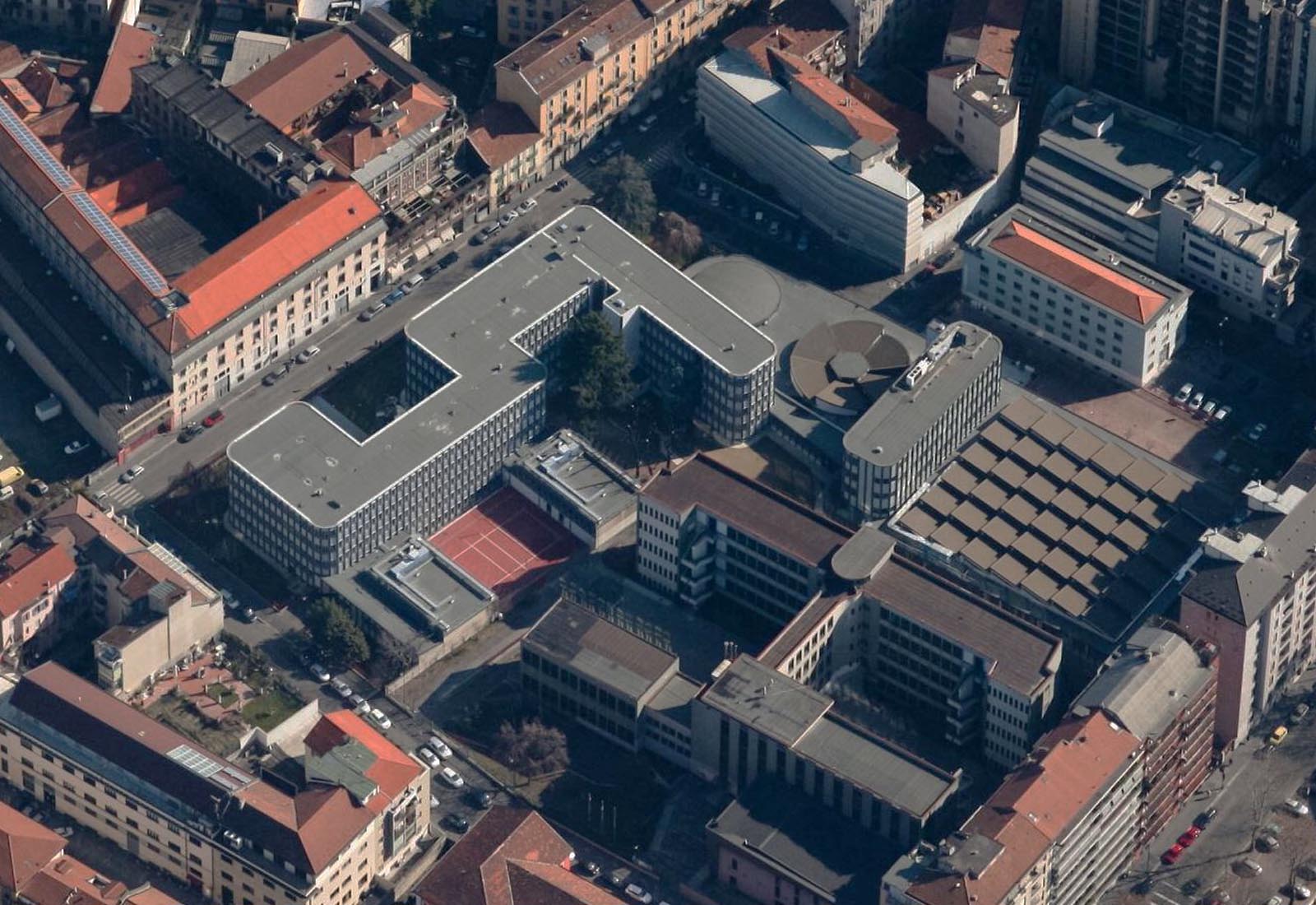 Manzoni school center in Milan - Aerial view of the school ensemble