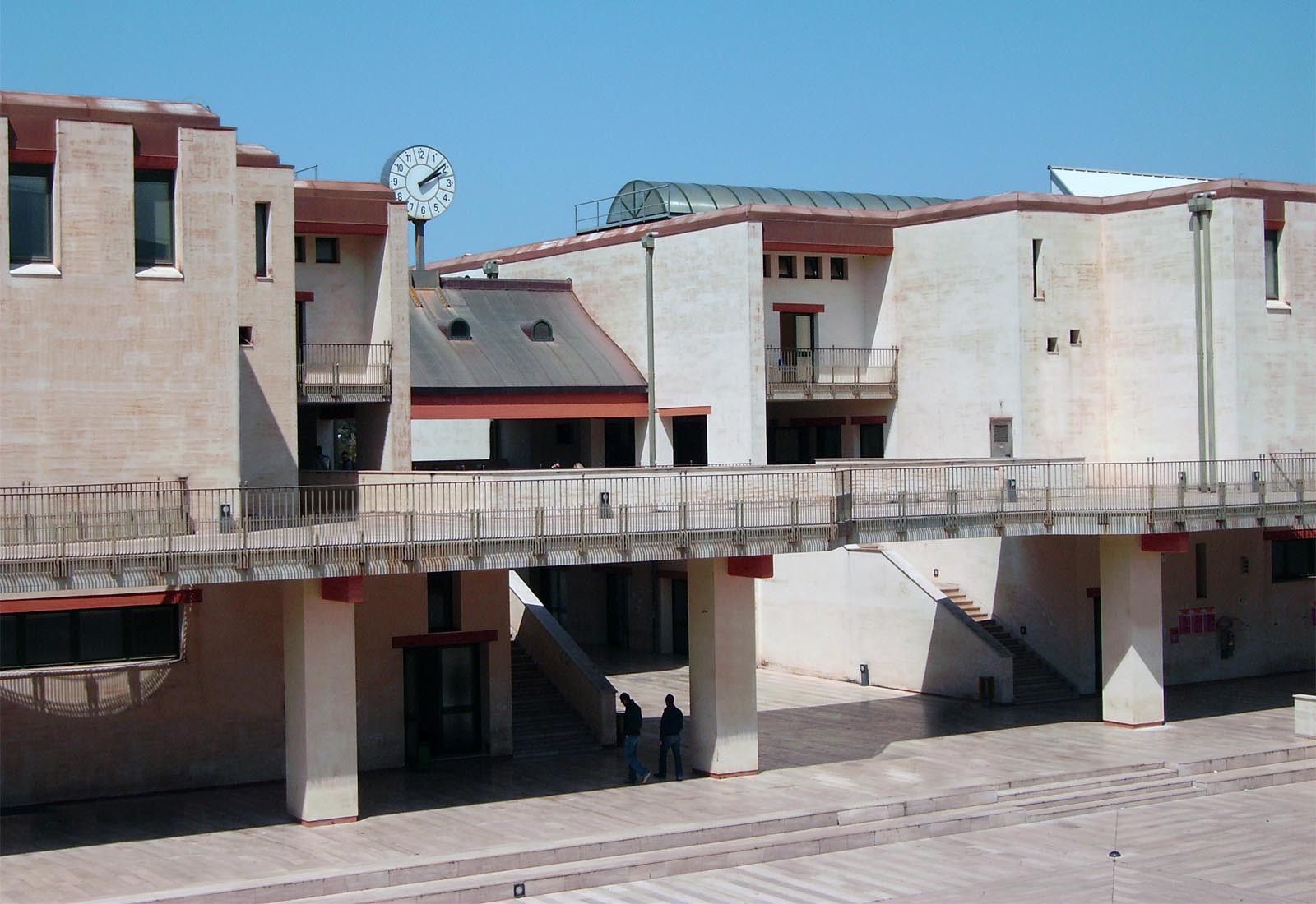 Ecotekne university center in Lecce - The internal court of the classrooms building