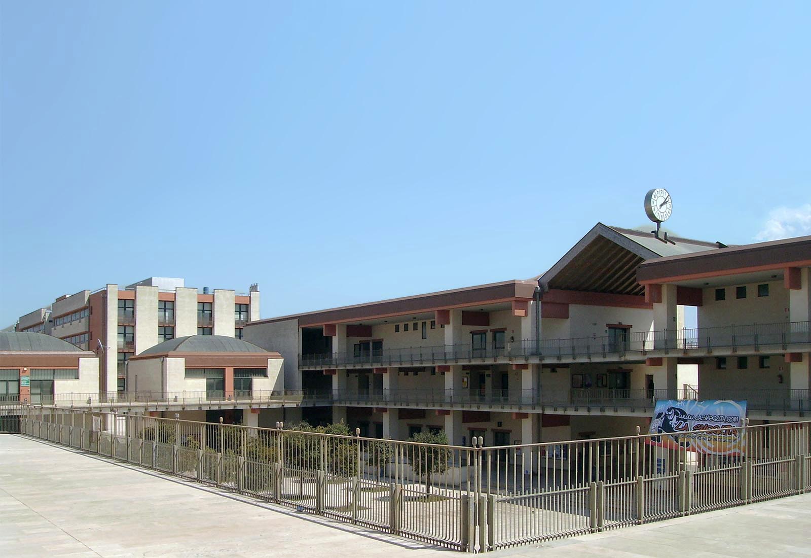 Ecotekne university center in Lecce - The internal court of the classrooms building