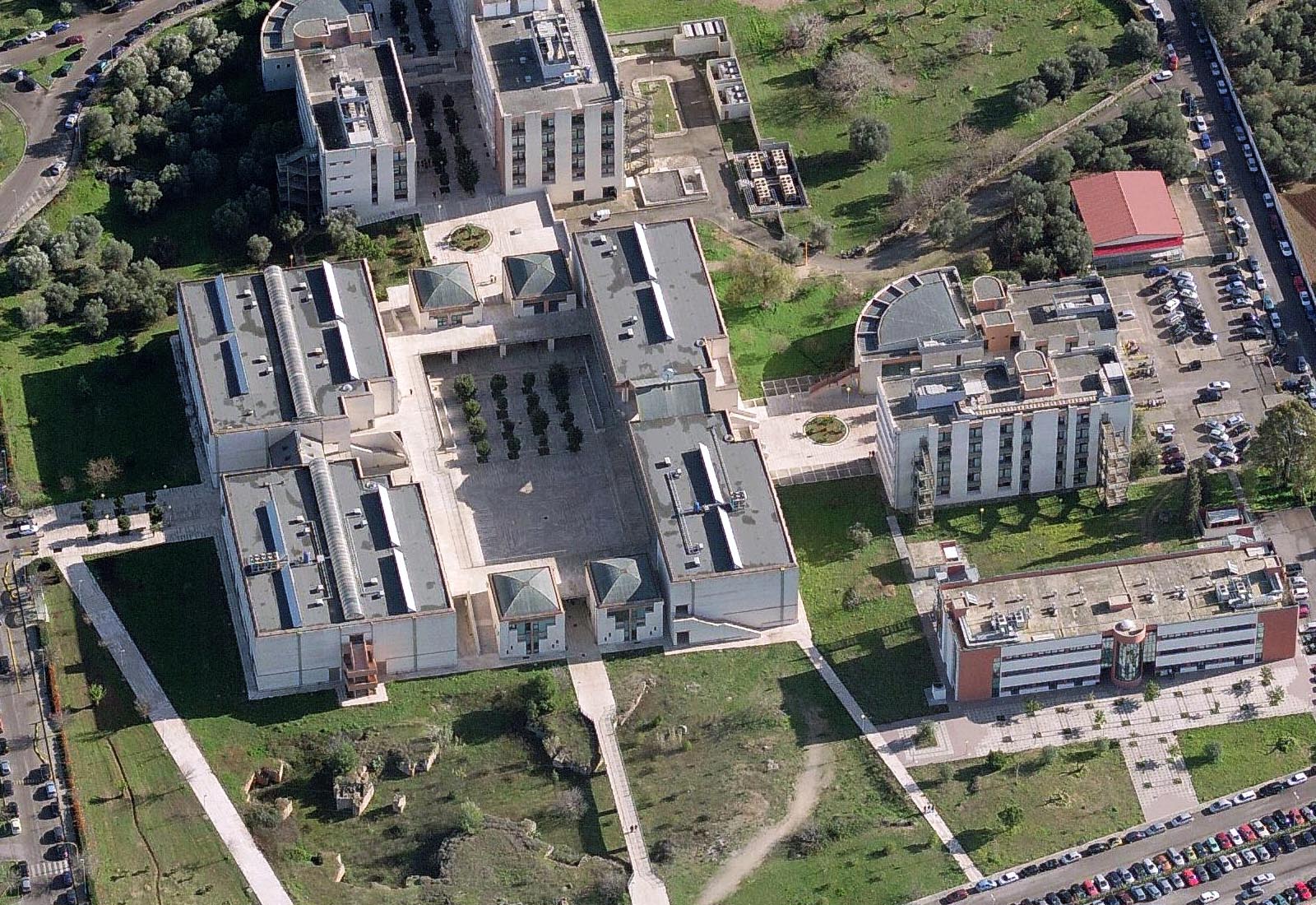 Ecotekne university center in Lecce - The classrooms building and the departmental buildings