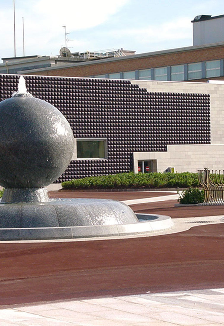 Piazza Vigili del fuoco - La fontana