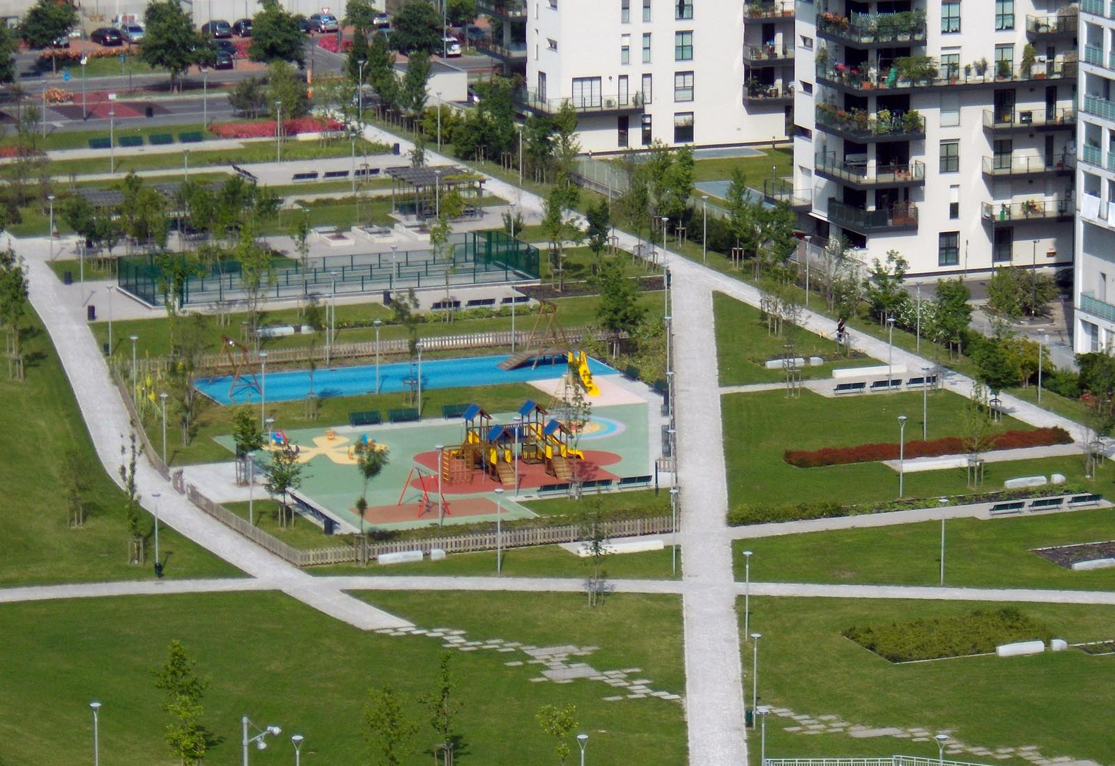 Parco Adriano - L'area giochi verso via Gassman