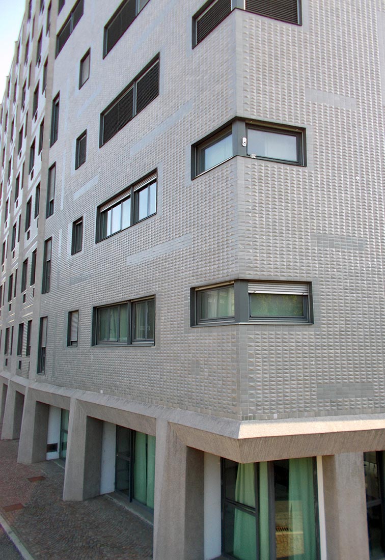 Building 14 Politecnico di Milano - Detail of the base