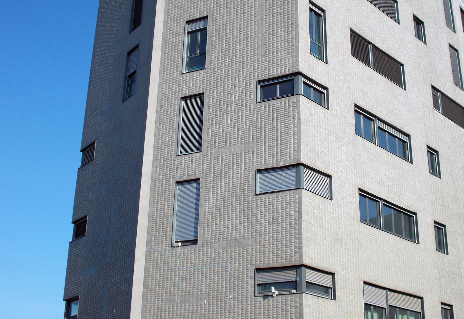 Building 14 Politecnico di Milano - Detail of the South and East facades