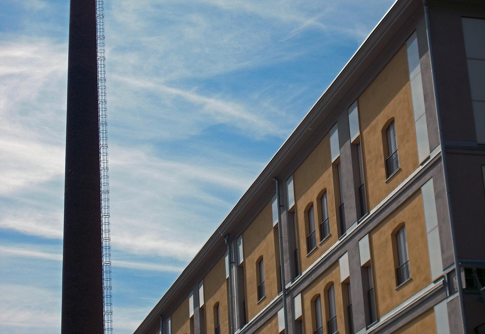 Residential buildings ex tobacco area in Milan - Detail of the facade