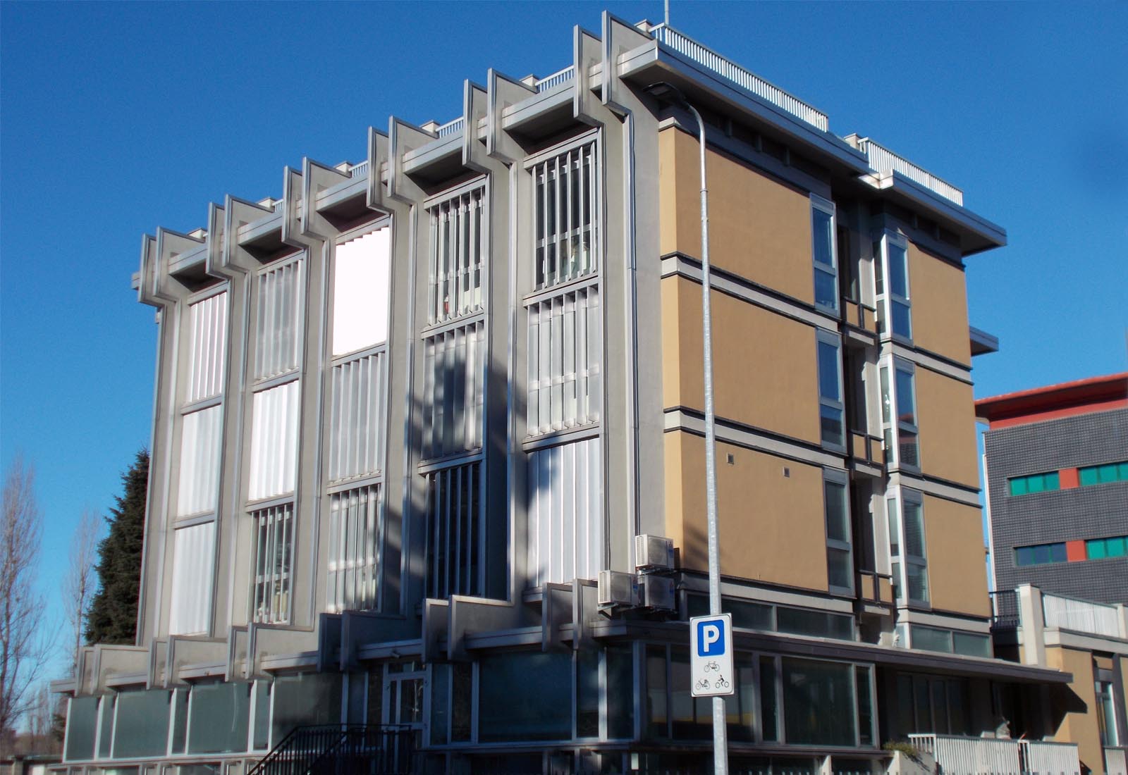 Building 24 Politecnico di Milano - View of the South and East facade