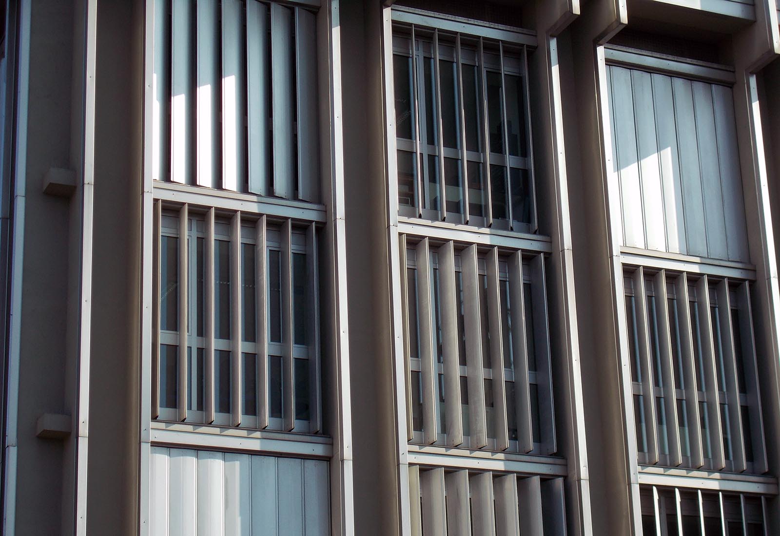 Building 24 Politecnico di Milano - Detail of the sunblinds