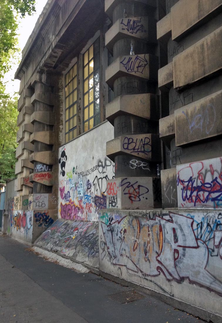 Politecnico Fotonica - Dettaglio della facciata