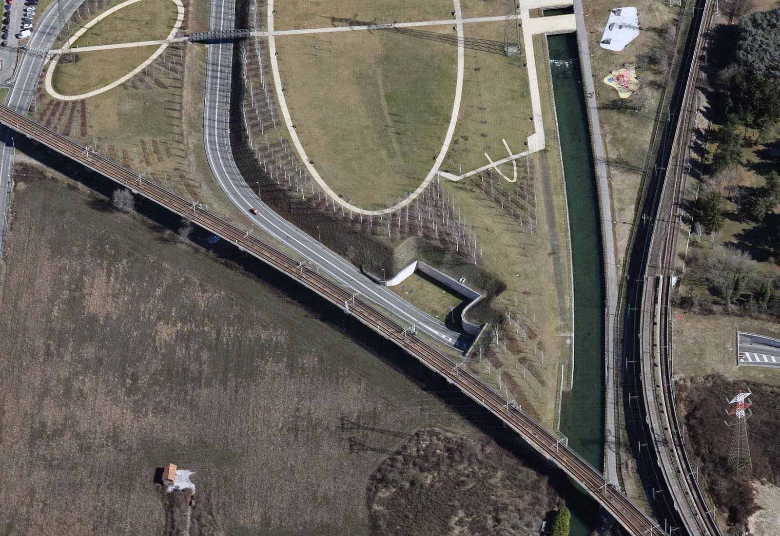 Pathway along Naviglio Martesana in Vimodrone - Aerial view