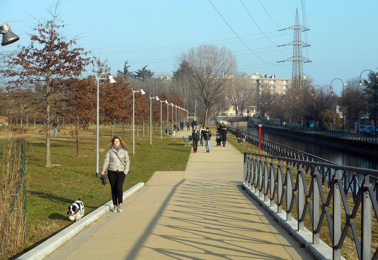 Pathway along Naviglio Martesana in Vimodrone - View