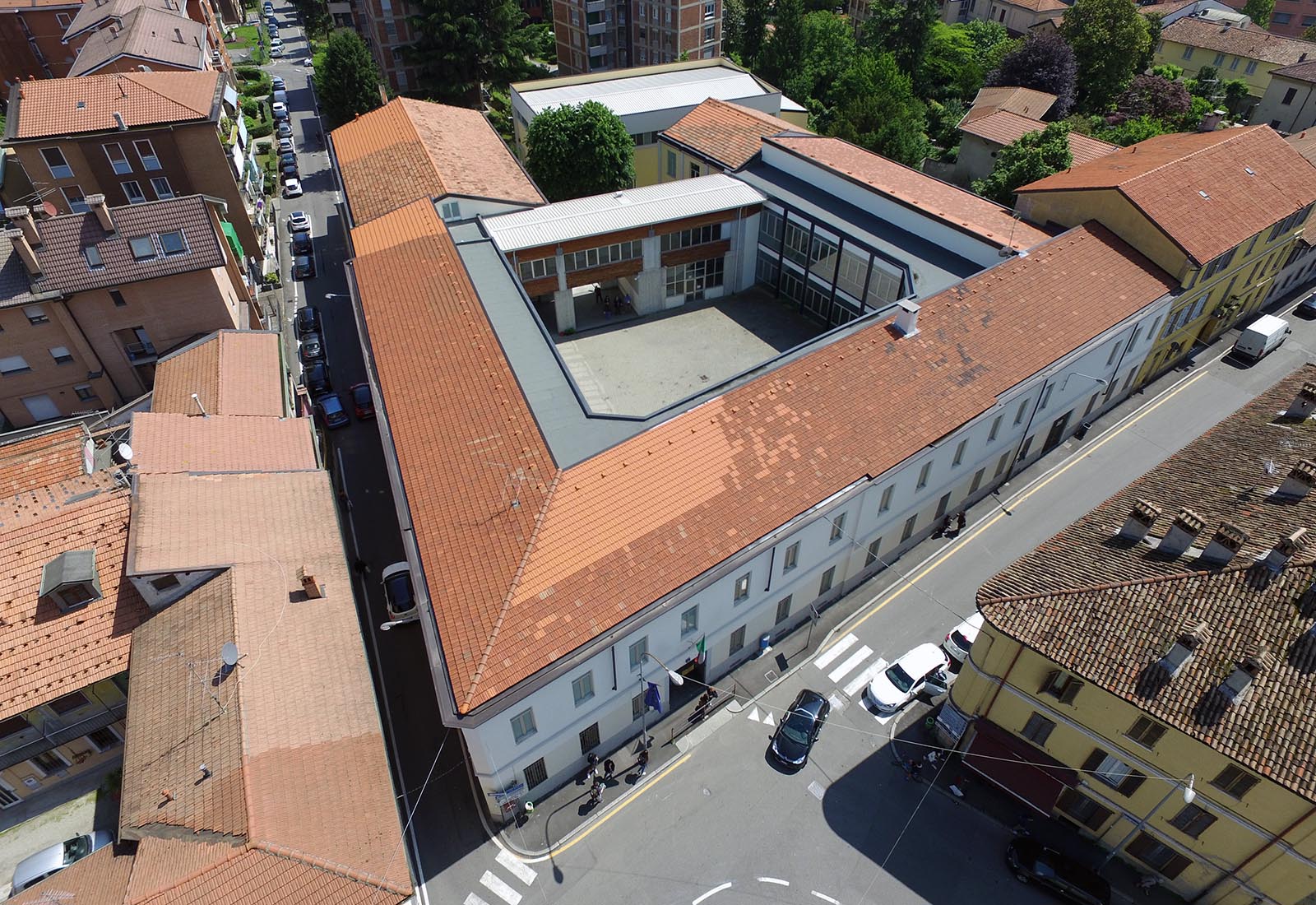 Poliplesso scolastico a Melegnano - Vista aerea