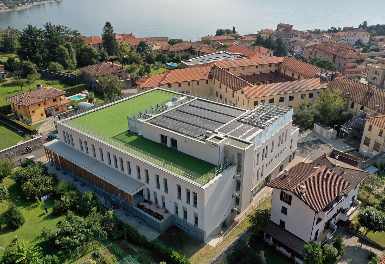 Scuola elementare a Gravedona - Vista aerea