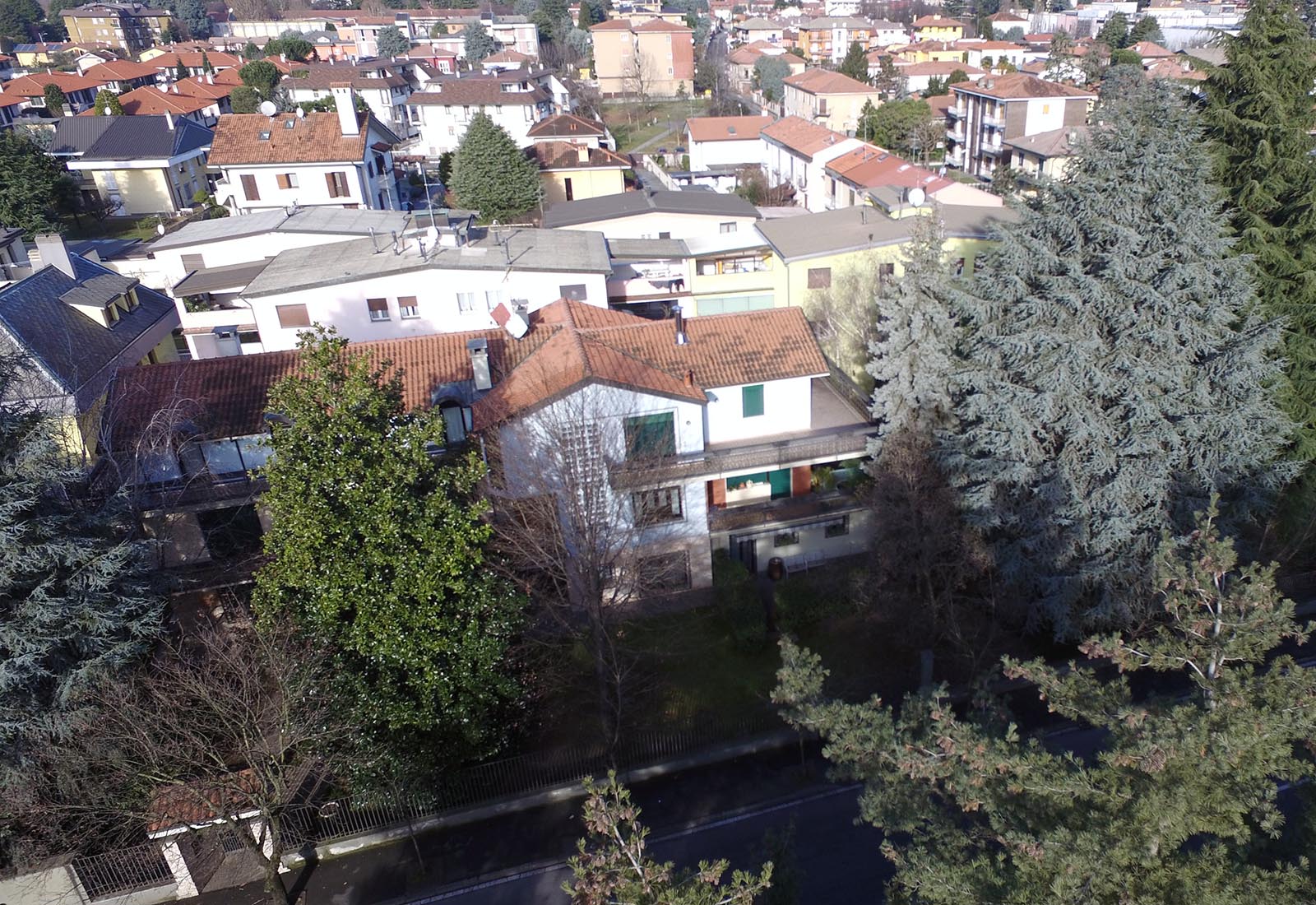 Villa a Nerviano in via Giovanni XXIII - Vista aerea