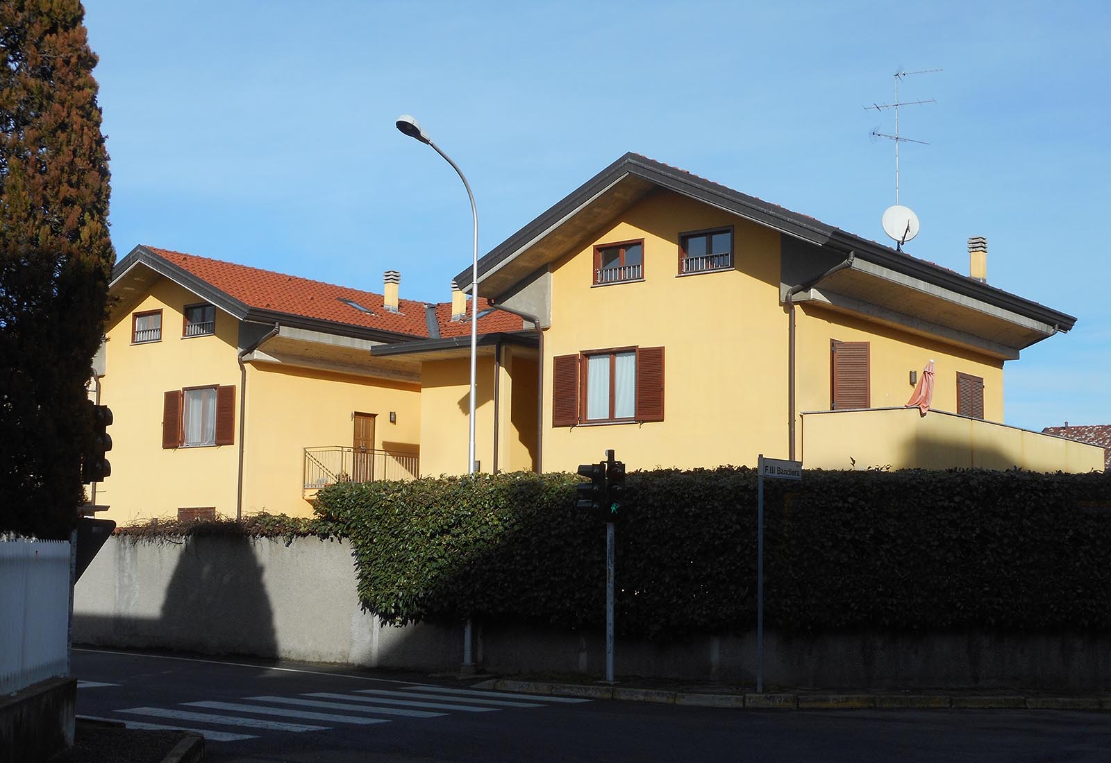 Residential building in Kennedy street in Nerviano - View