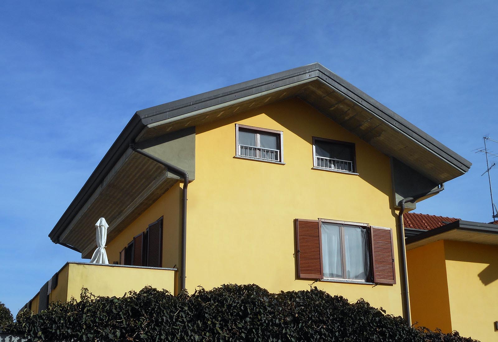 Residential building in Kennedy street in Nerviano - View