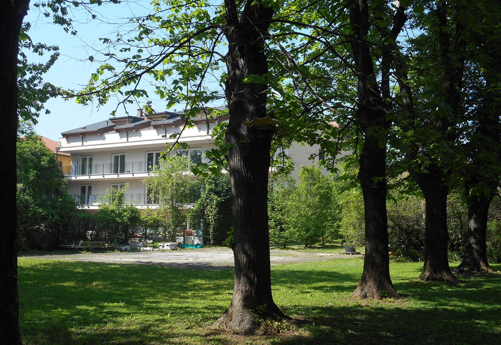 Residential building in Visconti square in Rho - View