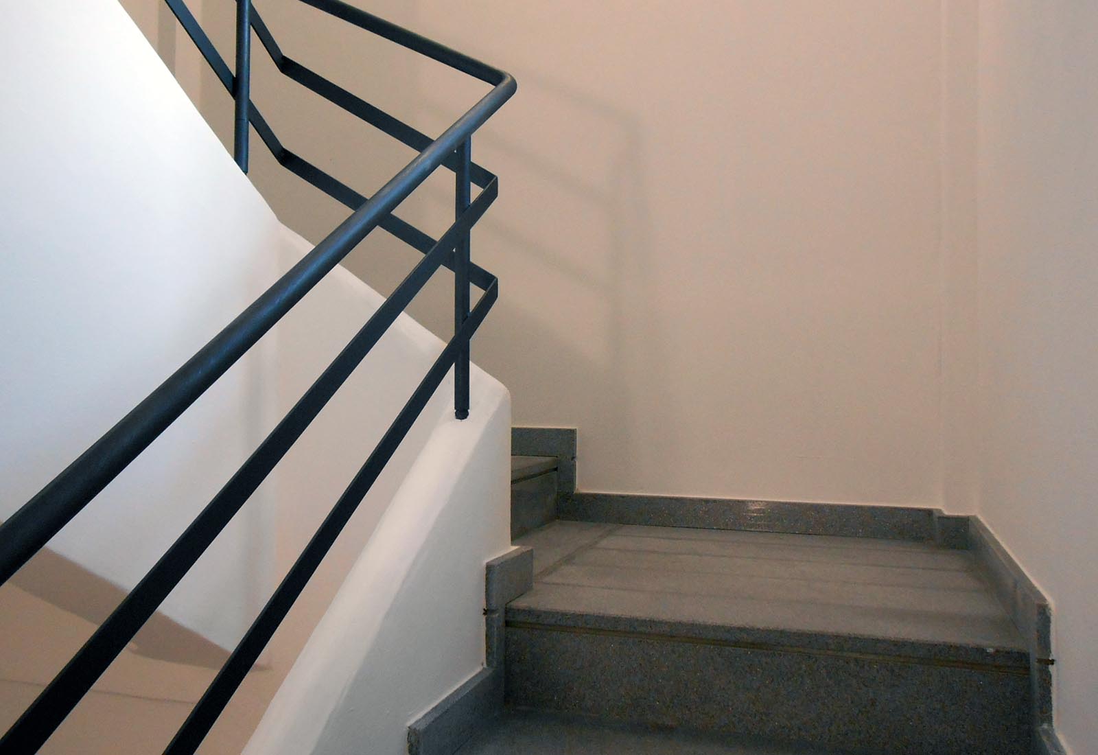 House in dei Mille street in Rho - Detail of the staircase