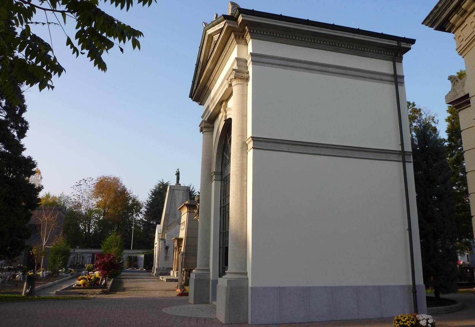 Cemetery priests chapel in Rho - View