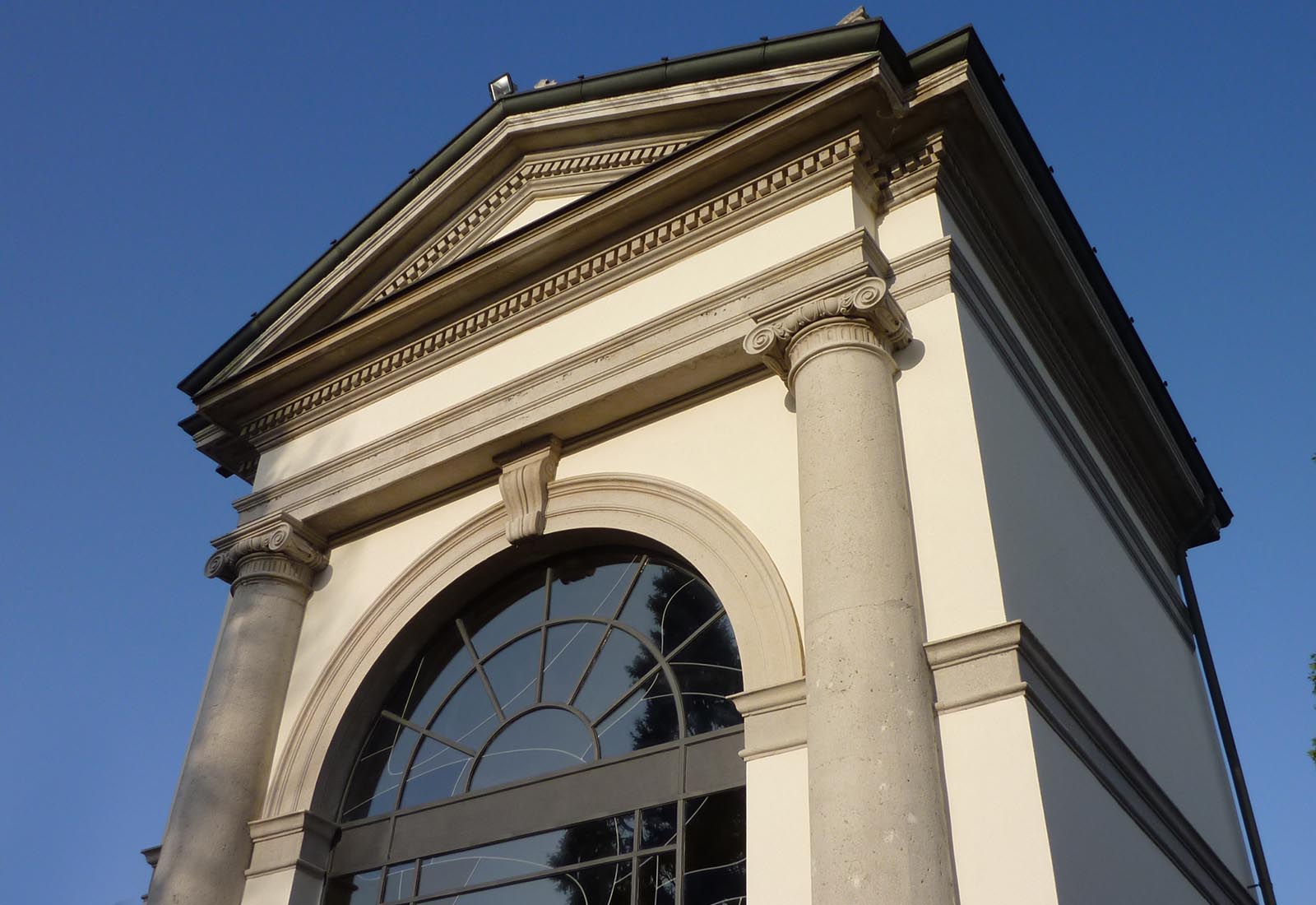 Cemetery priests chapel in Rho - Detail of the facade