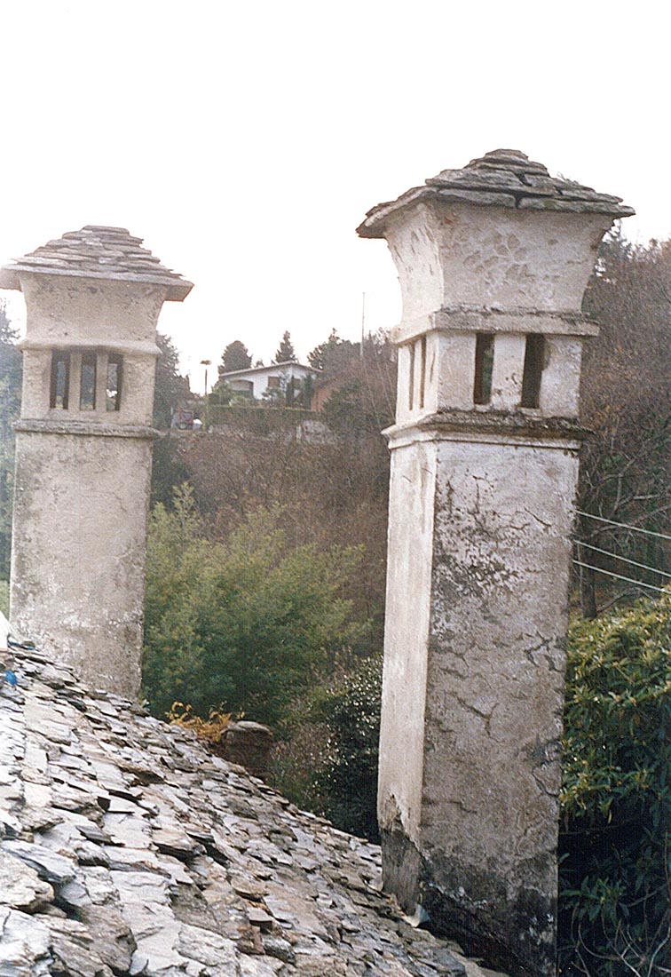 Photo and paper archive “O. Schlemmer” in Oggebbio - Detail of the chimneys