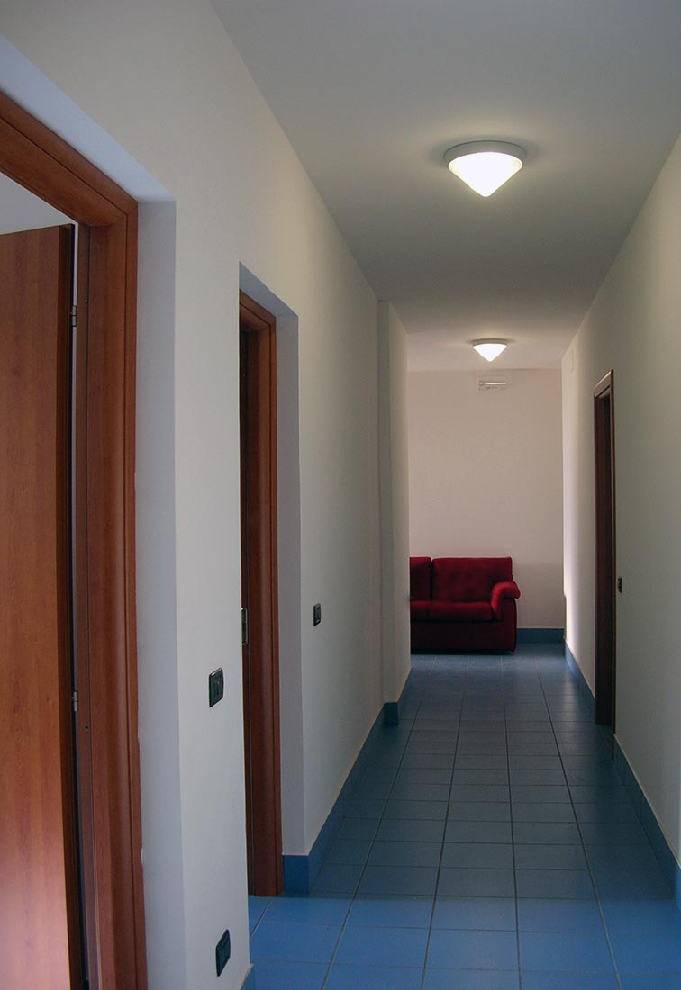 Miniappartamenti di edilizia socioassistenziale a Milano in via Termopili - Il corridoio