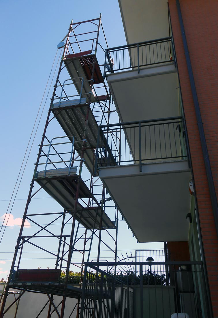Riqualificazione di edificio residenziale a Settimo M.se - Rifacimento dei balconi