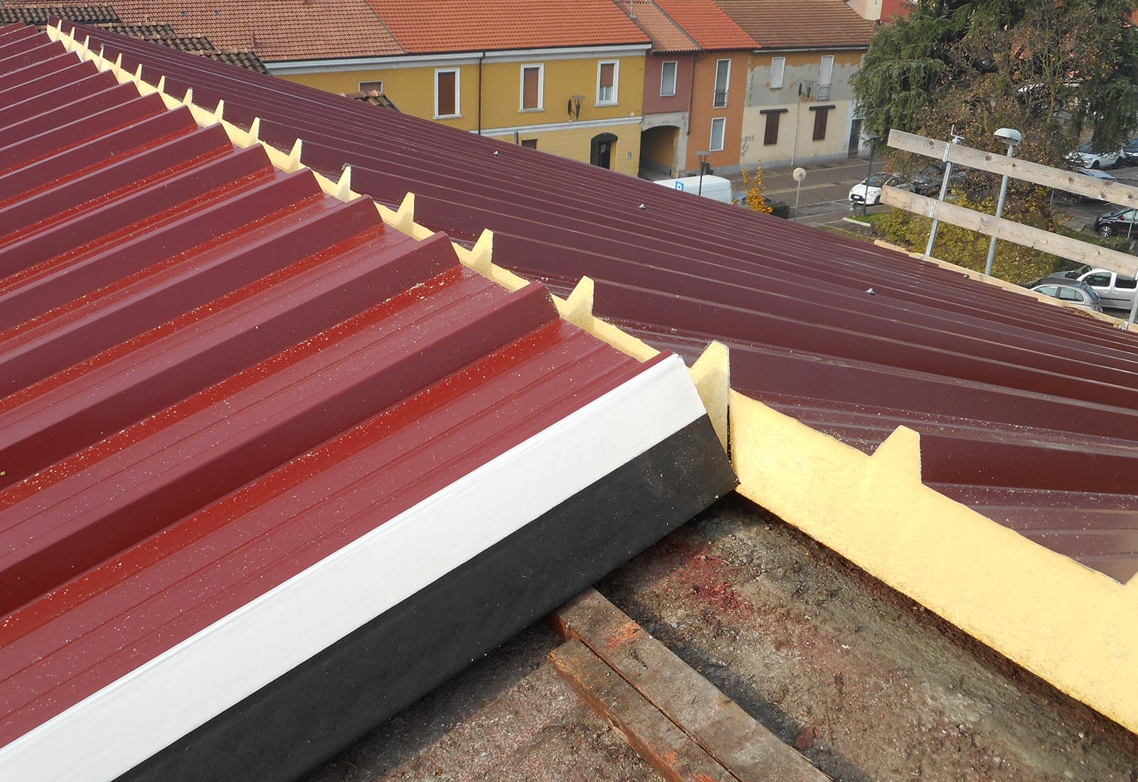 Edificio residenziale in via Vismara ad Arese - Dettaglio della nuova copertura