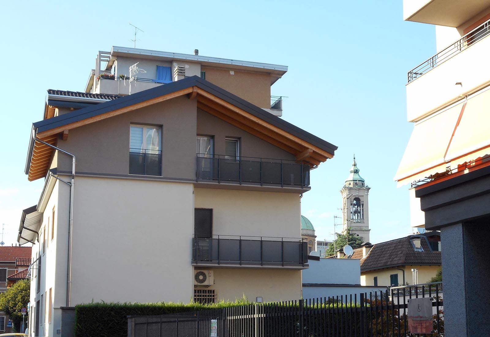 House in Crocefisso street in Rho - View