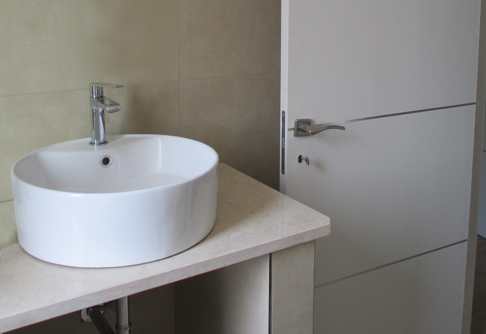 Apartment renovation in Baldo degli Ubaldi street in Milan - View of the bathroom