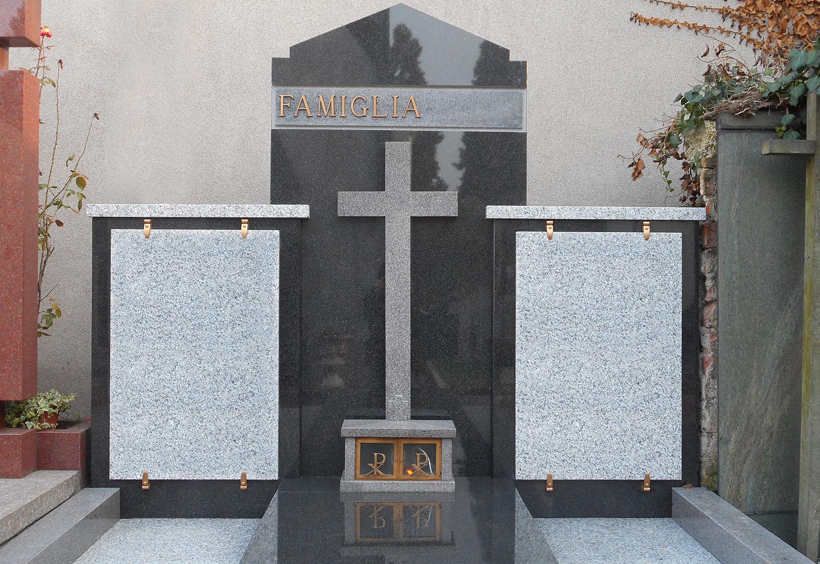 Family tomb in Rho - View