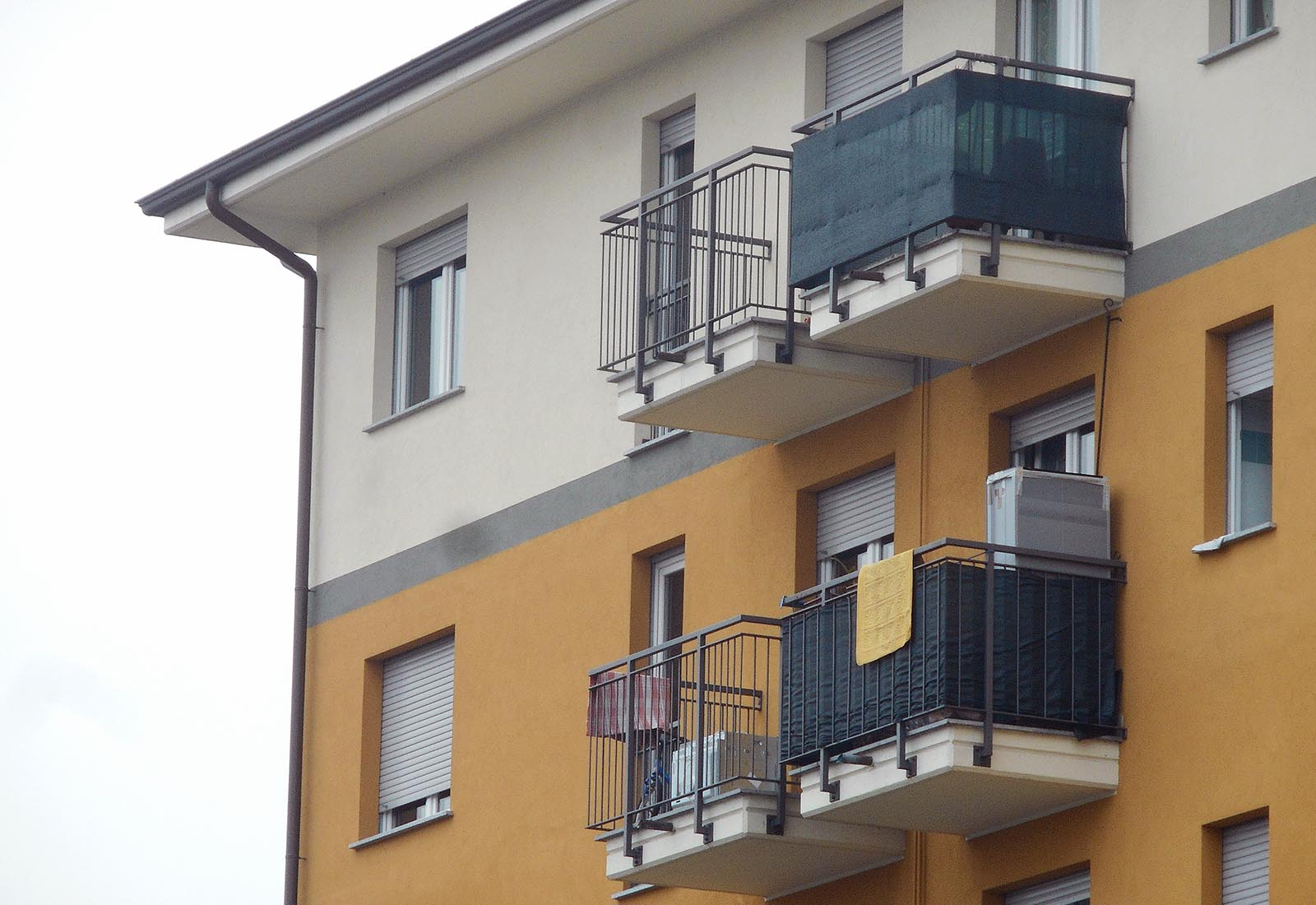 Edificio residenziale ERP a Lissone - Dettaglio della facciata