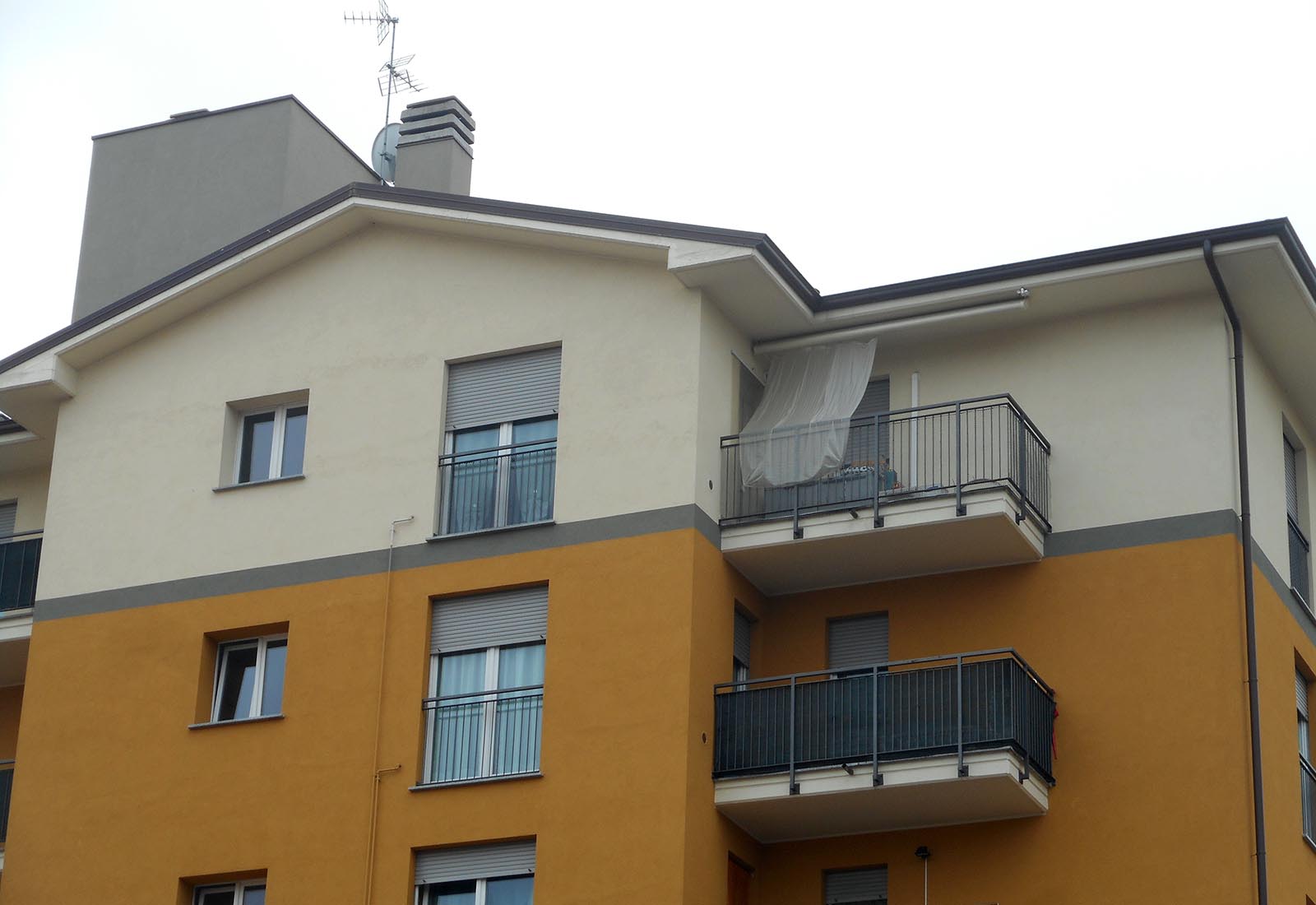 Edificio residenziale ERP a Lissone - Dettaglio della facciata