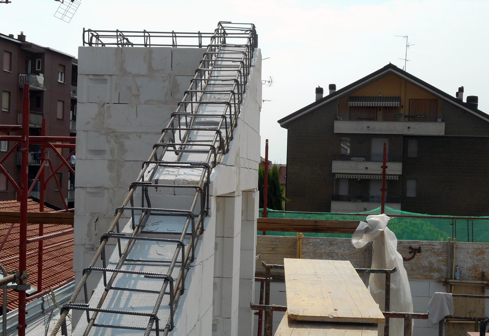 House in Crocefisso street in Rho - Structure