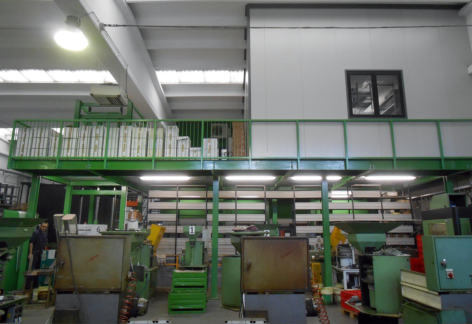 Mezzanine inside an industrial building in Nerviano - View