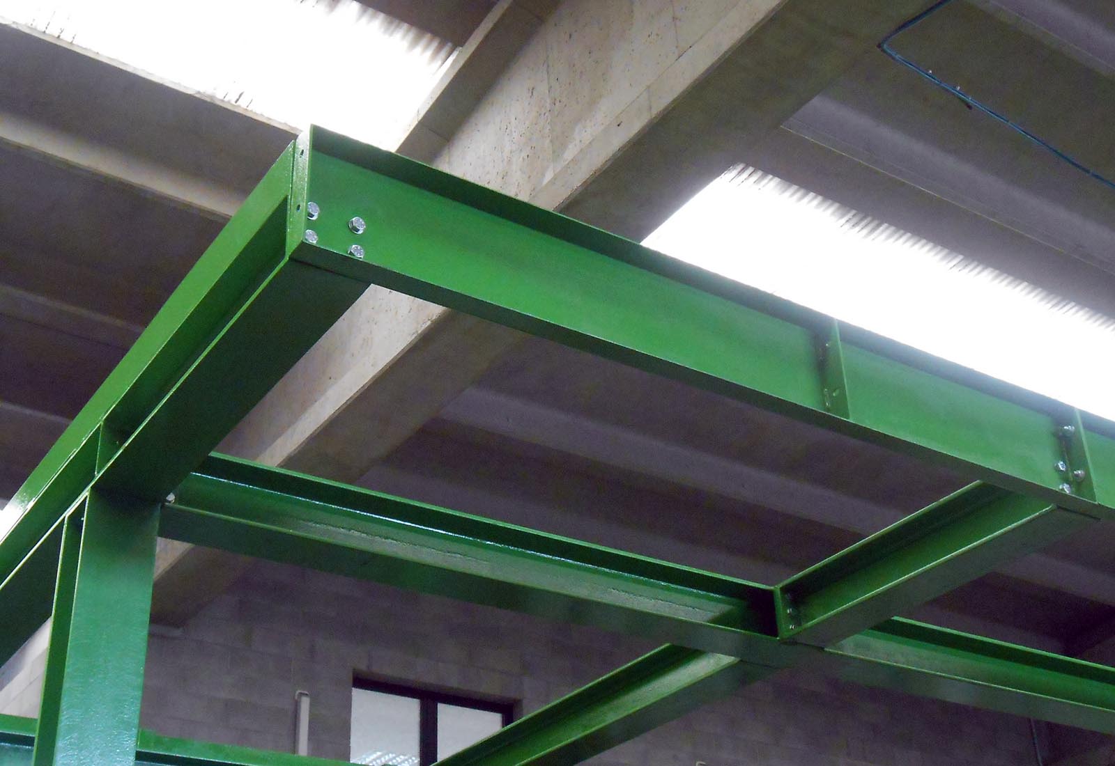 Mezzanine inside an industrial building in Nerviano - Detail