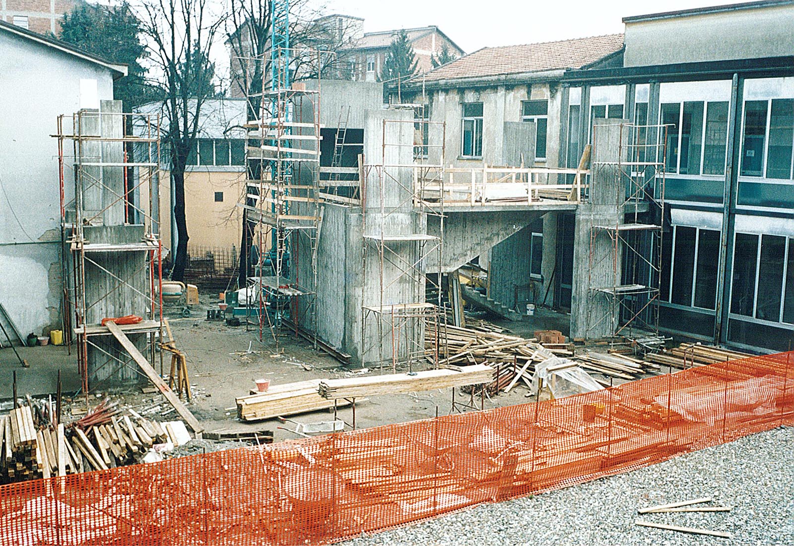 High school renovation in Melegnano - Construction of the connecting building