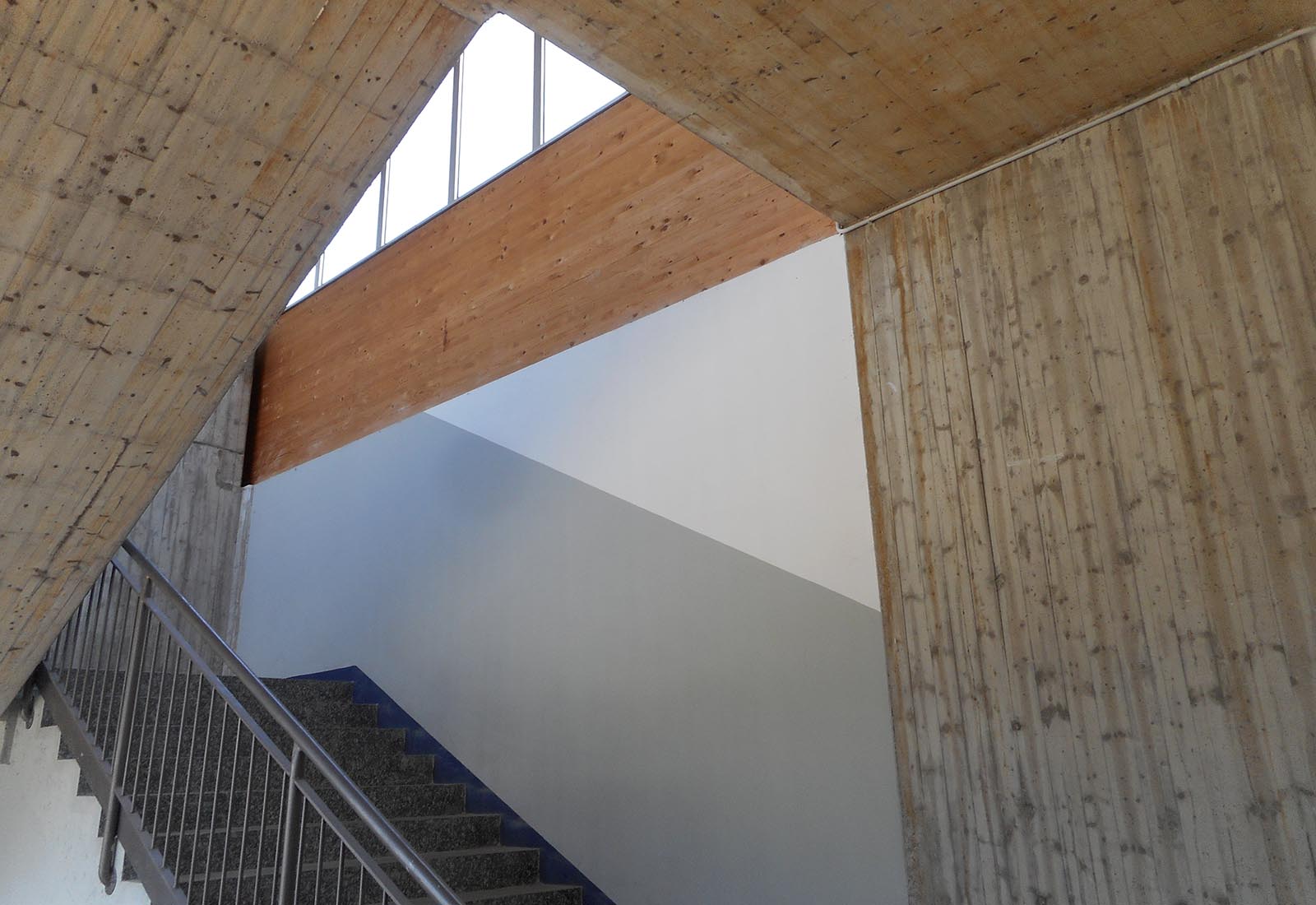 High school renovation in Melegnano - The new staircase