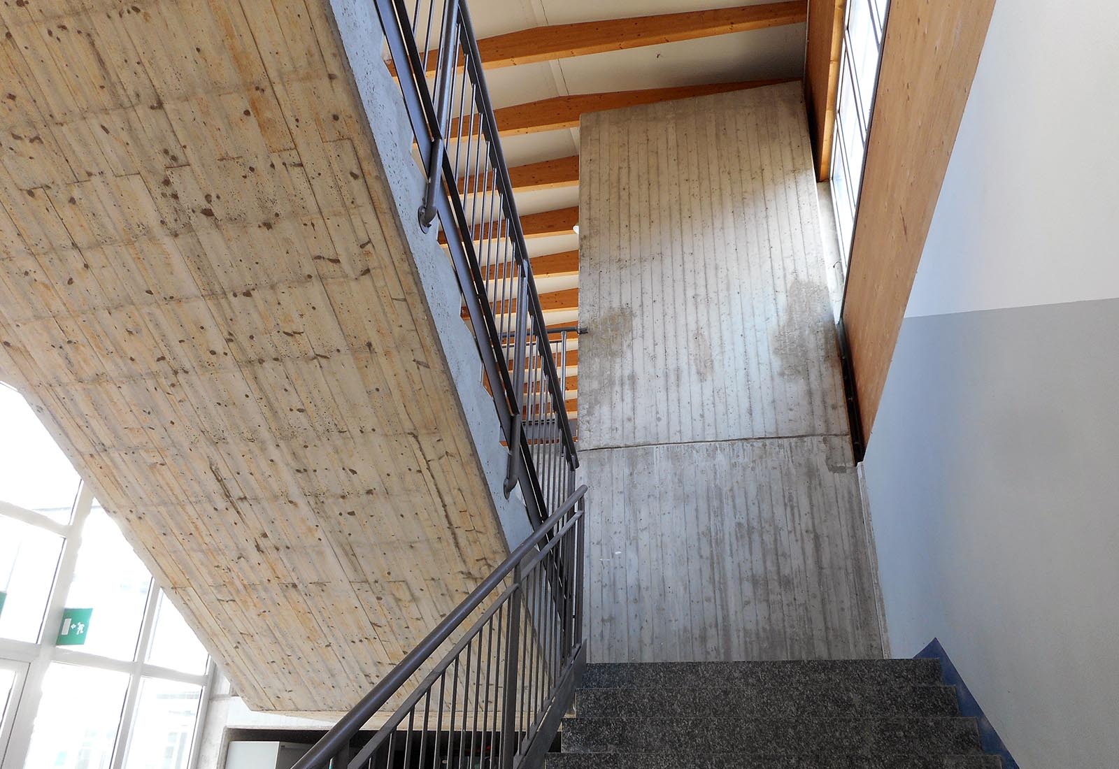 High school renovation in Melegnano - The new staircase