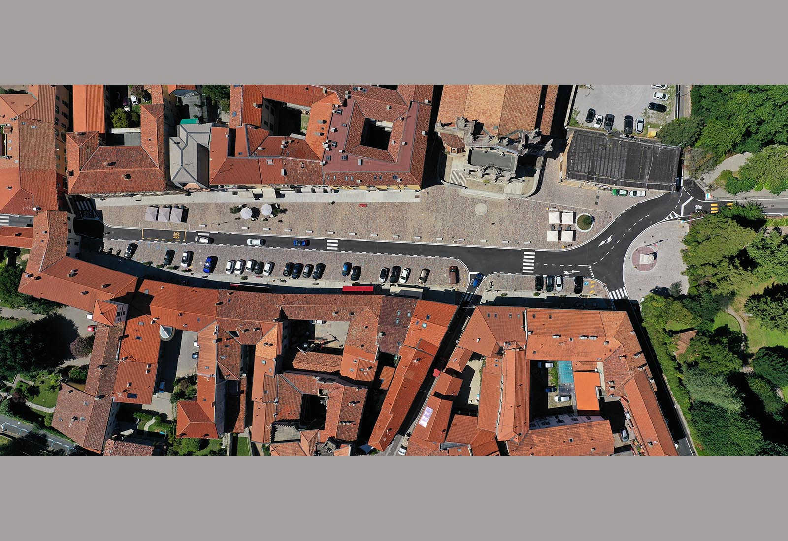 Piazza Libertà in Appiano Gentile - Aerial view