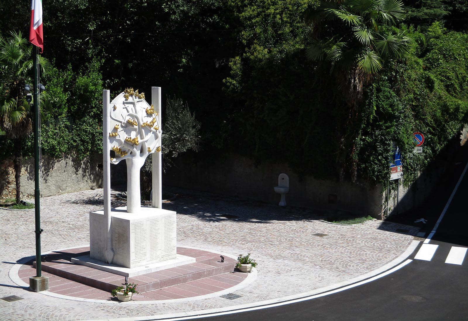 Piazza Libertà in Appiano Gentile - View